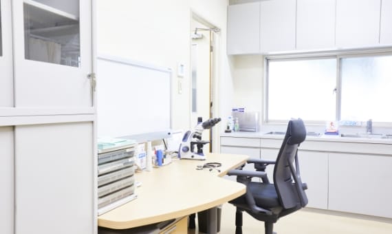 診察室の机の写真